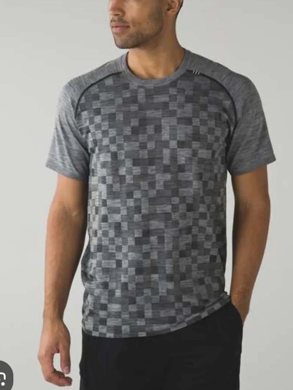 Lululemon Metal Vent Tech Gray Black Check Pattern T Shirt Men’s Sz Small
